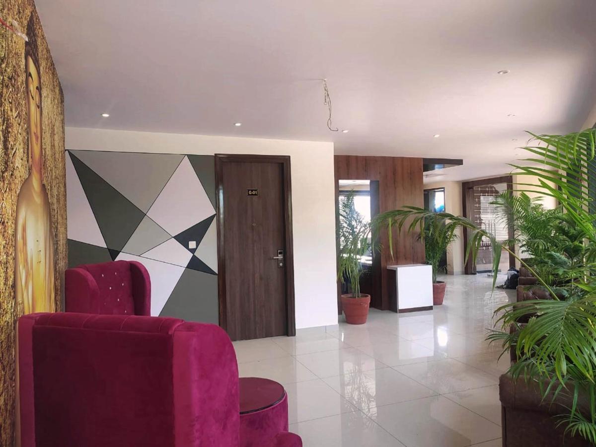 جايبور Rajlaxmi Hotel - Free Airport Pickup And Drop المظهر الخارجي الصورة